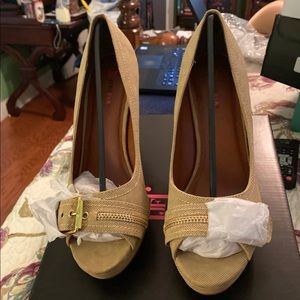 Heels, Kaki, peep toe